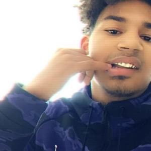 Meet your Posher, Carlos